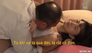 Asian babe gets dildoed