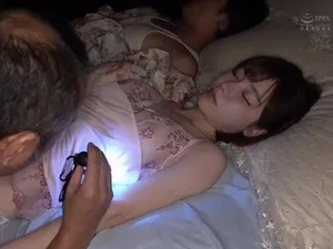 Món quà của má kế vietsub